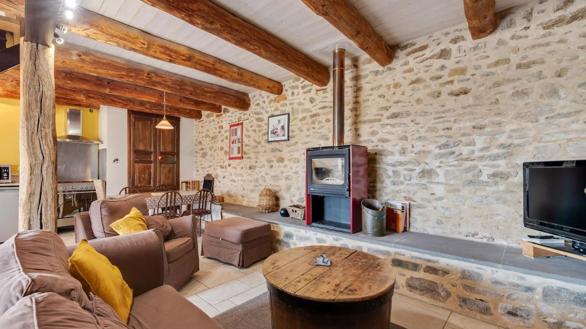 Holiday Home In Saint Beauzire With Garden And Private Terrace Saint-Beauzire (Haute-Loire)
