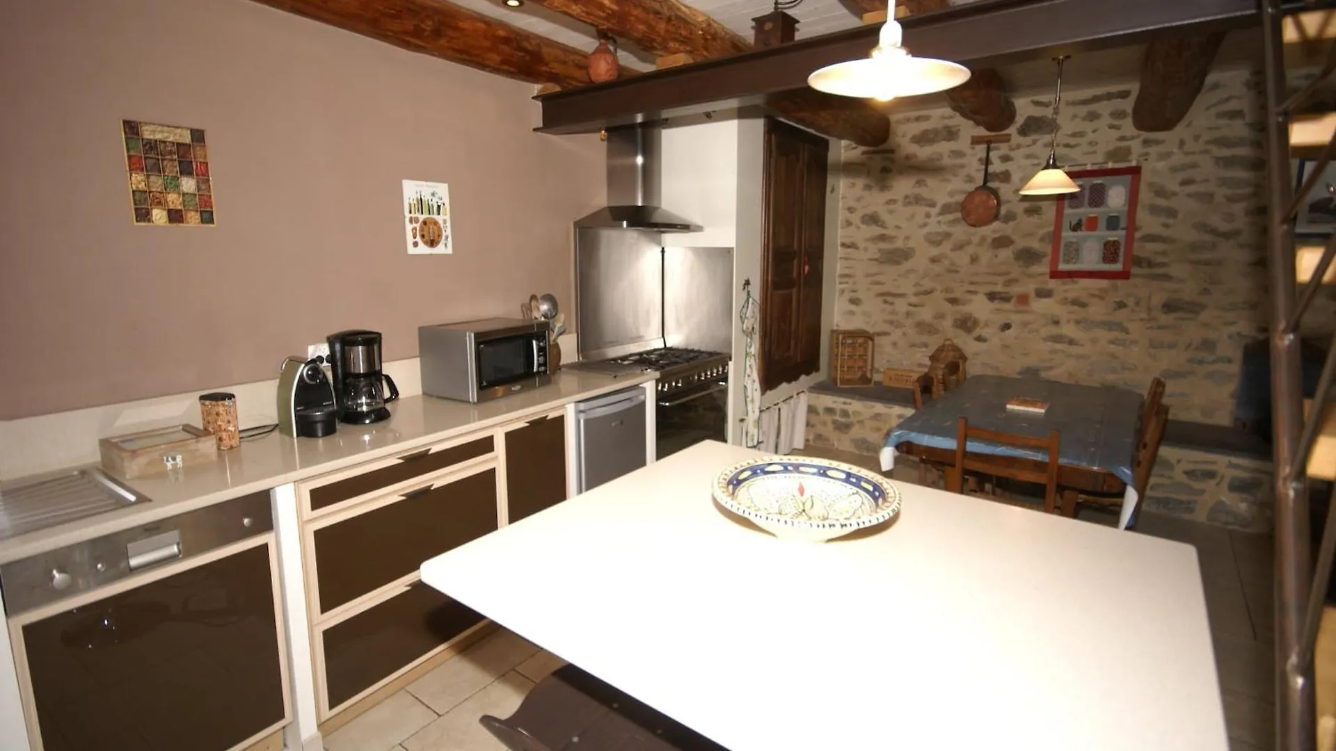 Holiday Home In Saint Beauzire With Garden And Private Terrace 0*, Saint-Beauzire (Haute-Loire) Frankrijk