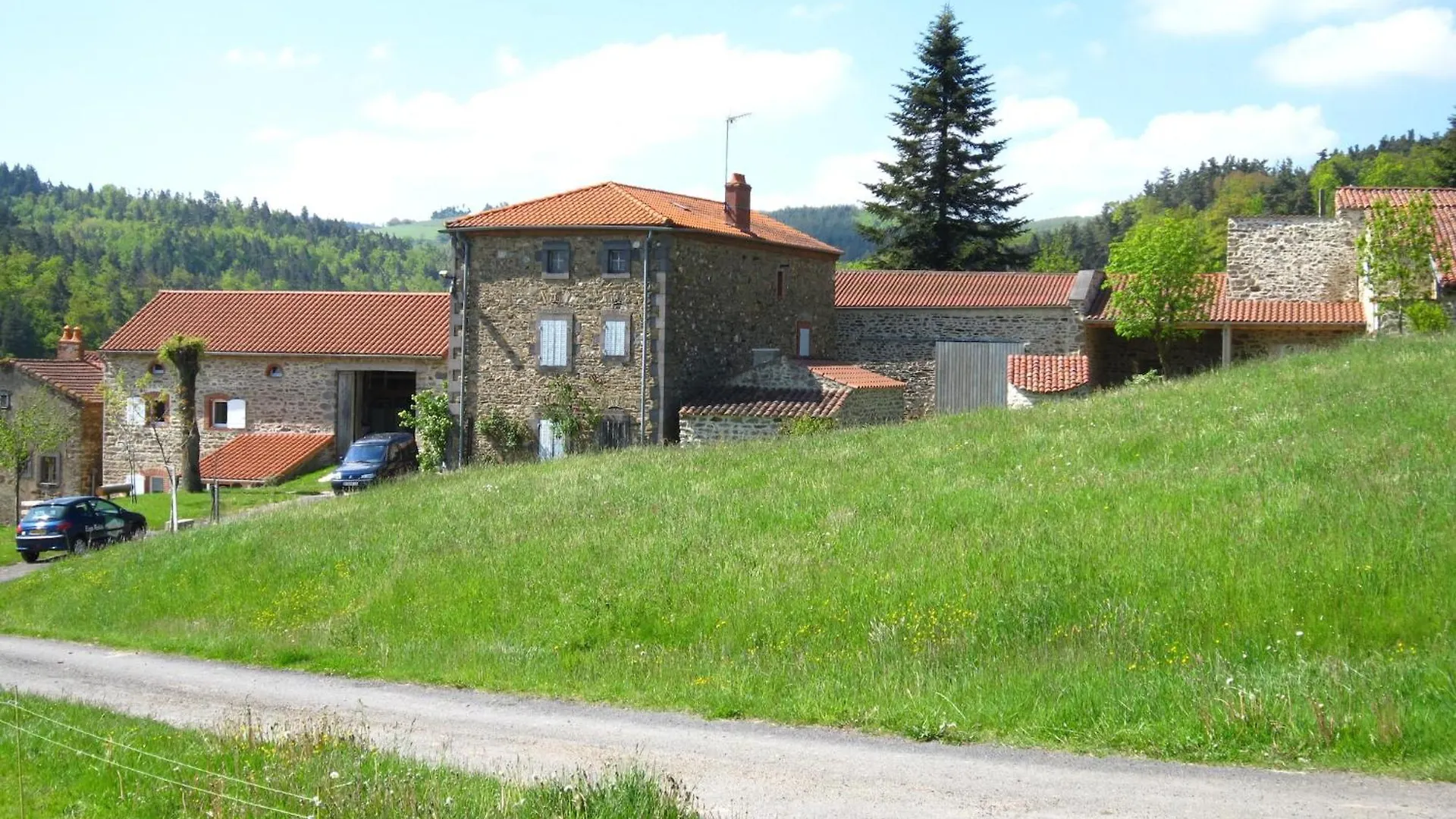 Holiday Home In Saint Beauzire With Garden And Private Terrace Saint-Beauzire (Haute-Loire)
